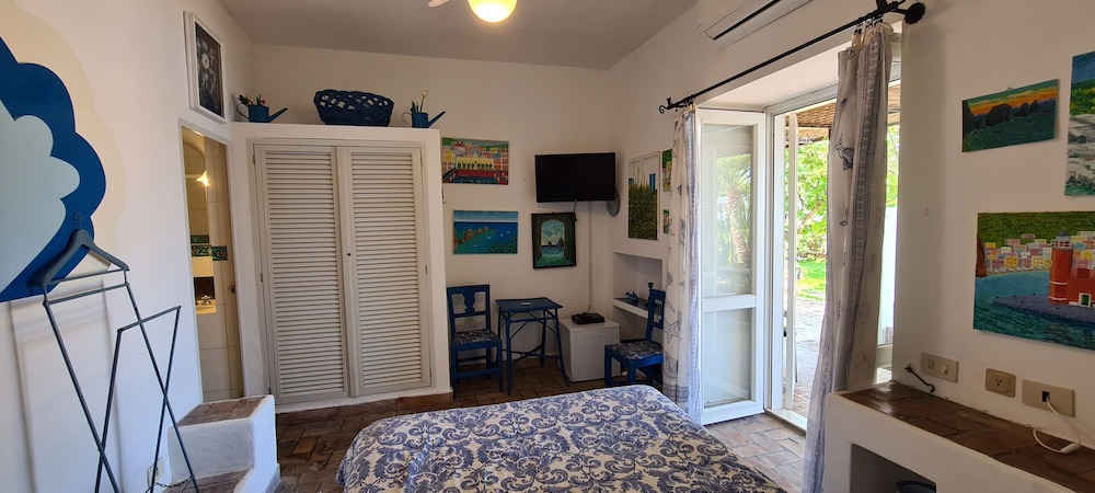 Photo of Bedroom in Ponza