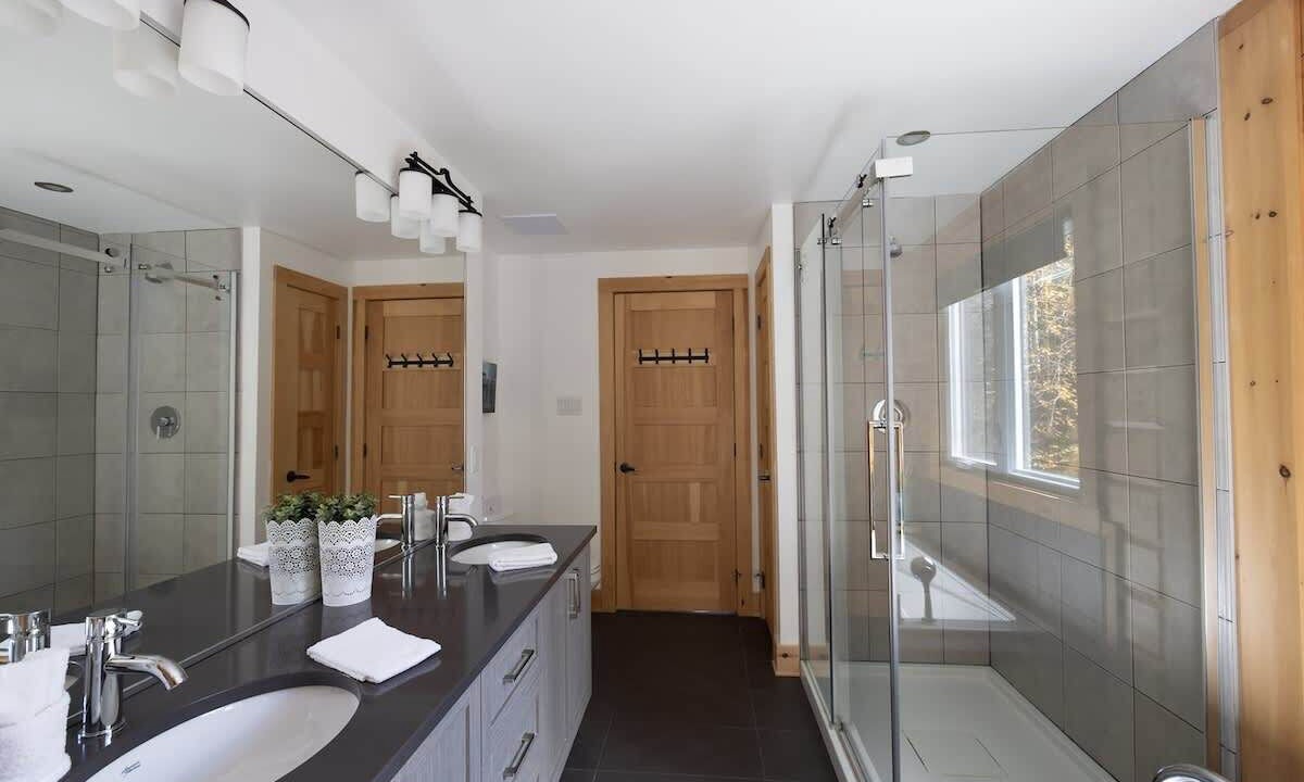 Photo of Bathroom in Sainte-Marguerite-du-Lac-Masson