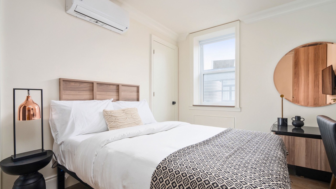Photo of Bedroom in Latin Quarter