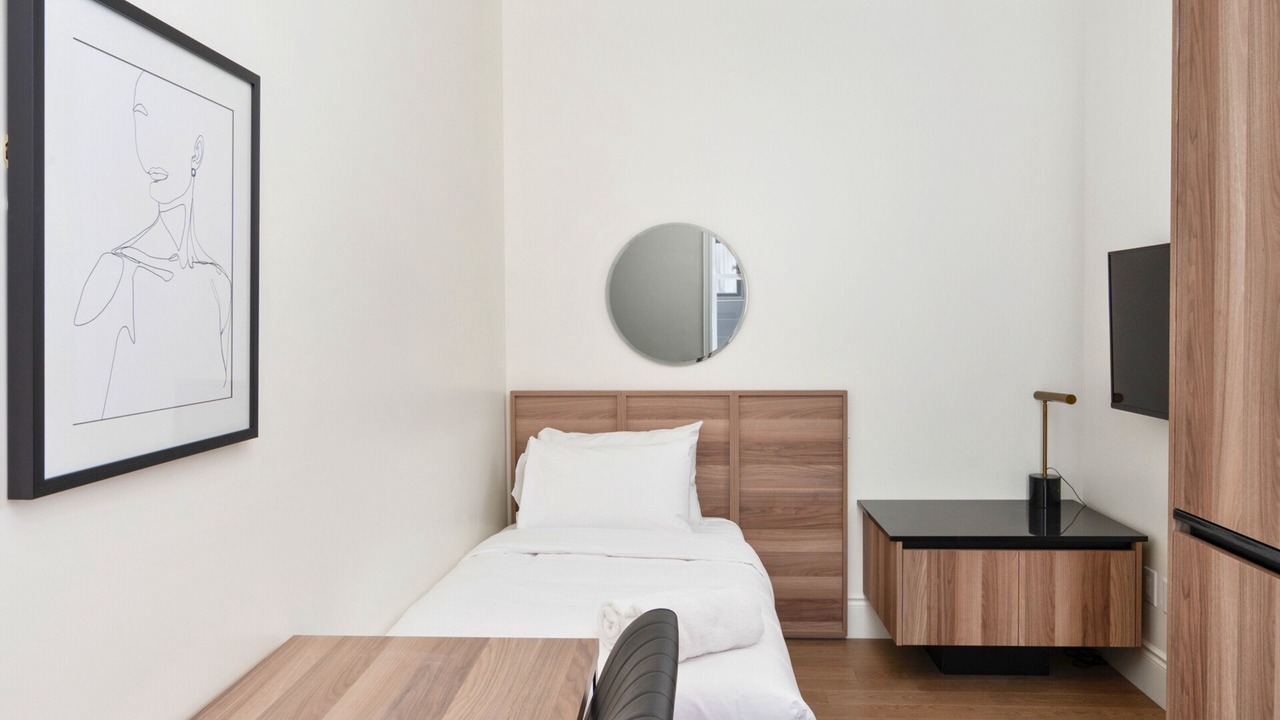 Photo of Bedroom in Latin Quarter