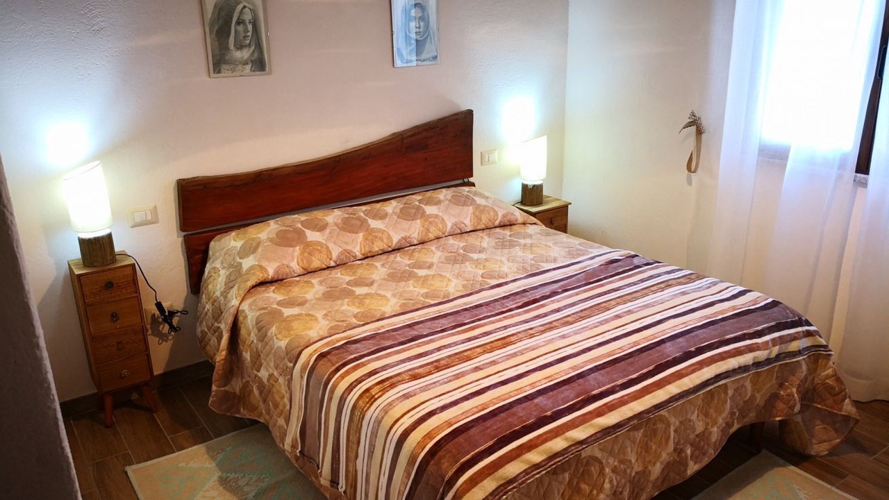Photo of Bedroom in Oliena