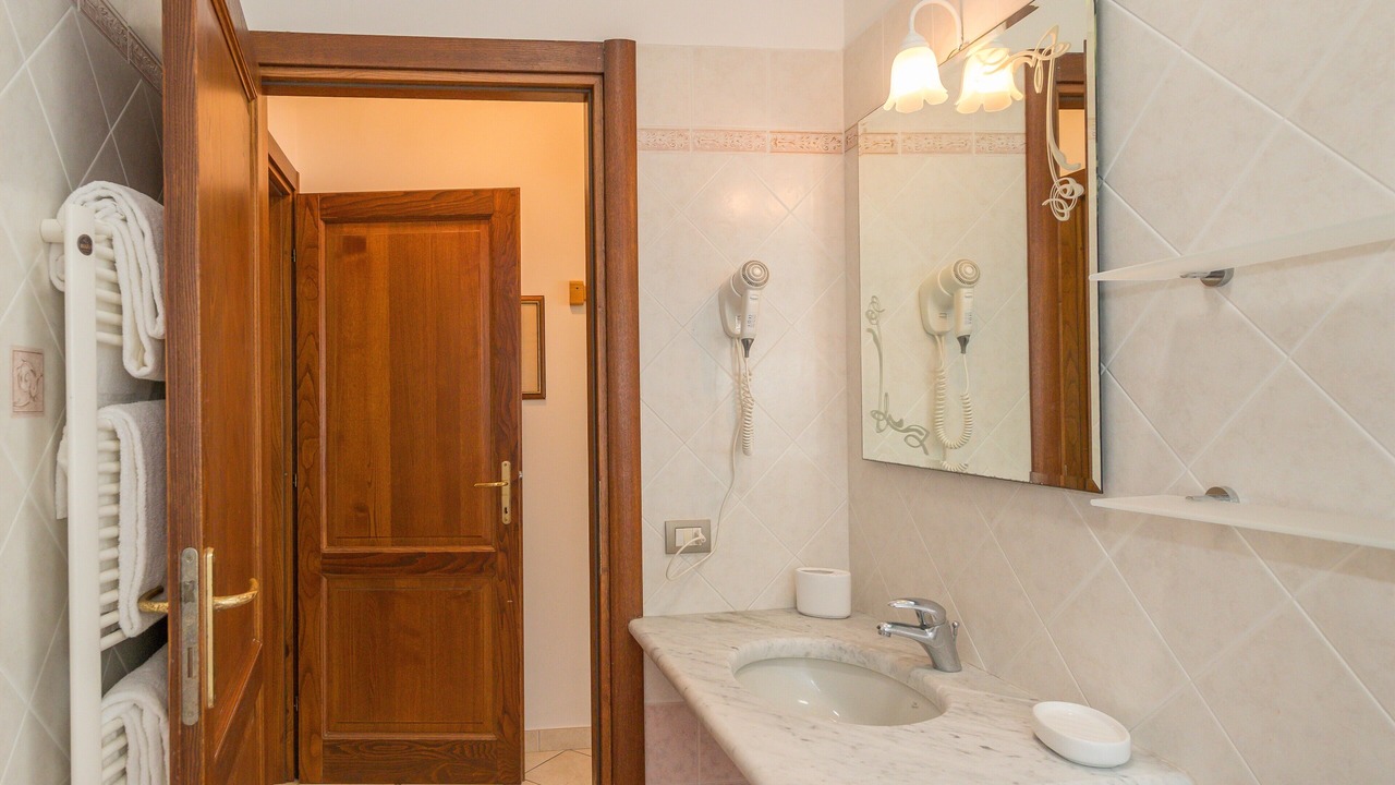 Photo of Bathroom in Campiglia Marittima