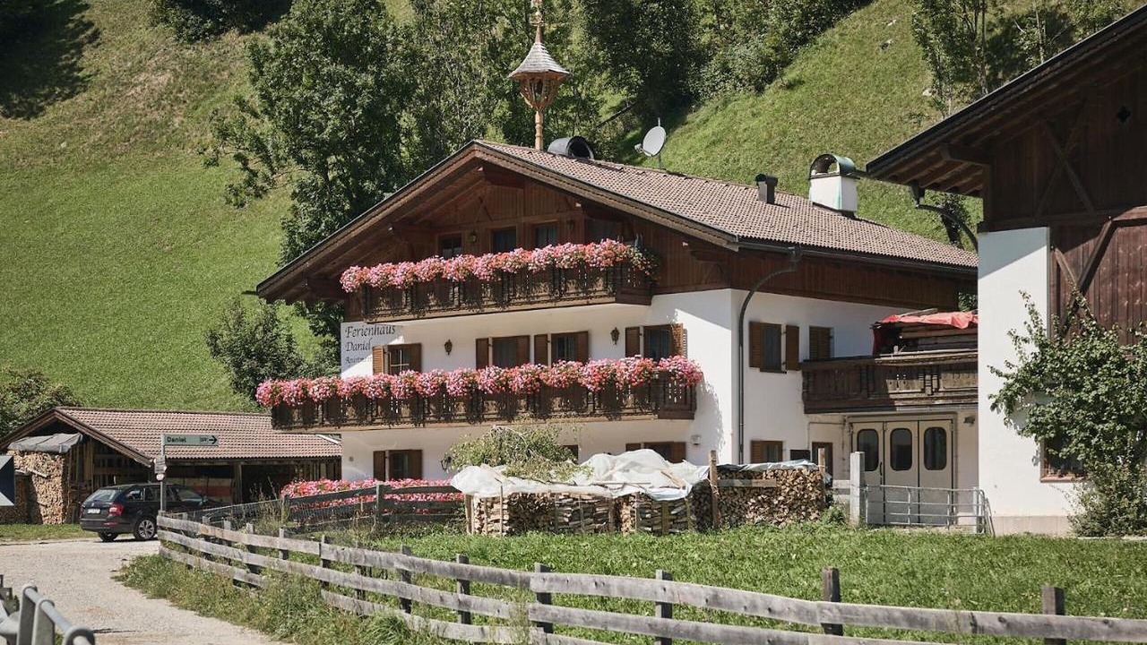 Photo of Outdoor in Racines