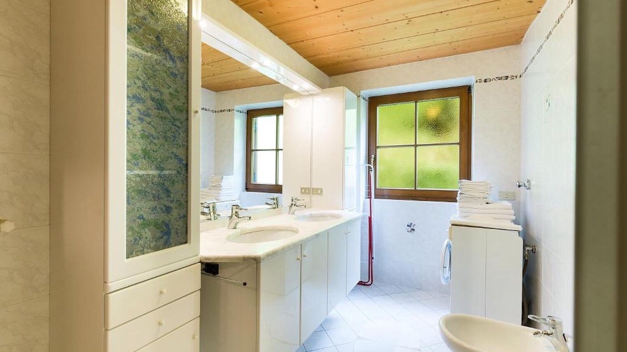 Photo of Bathroom in Racines
