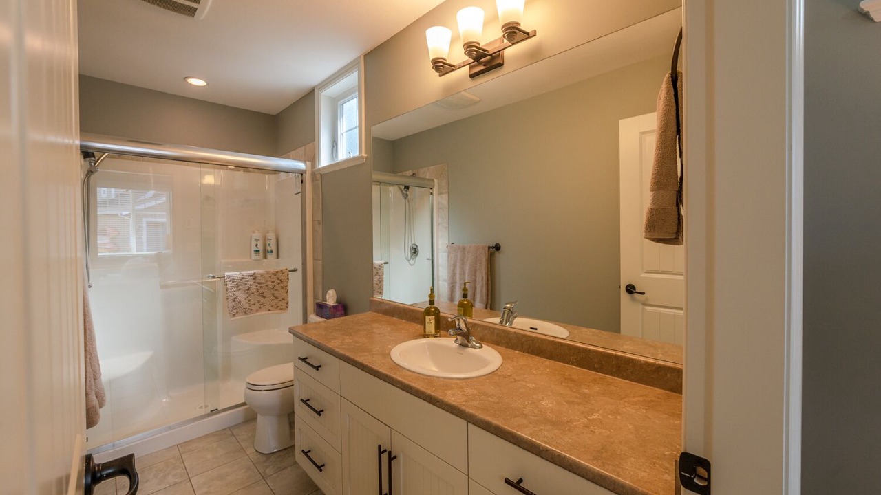 Photo of Bathroom in Osoyoos