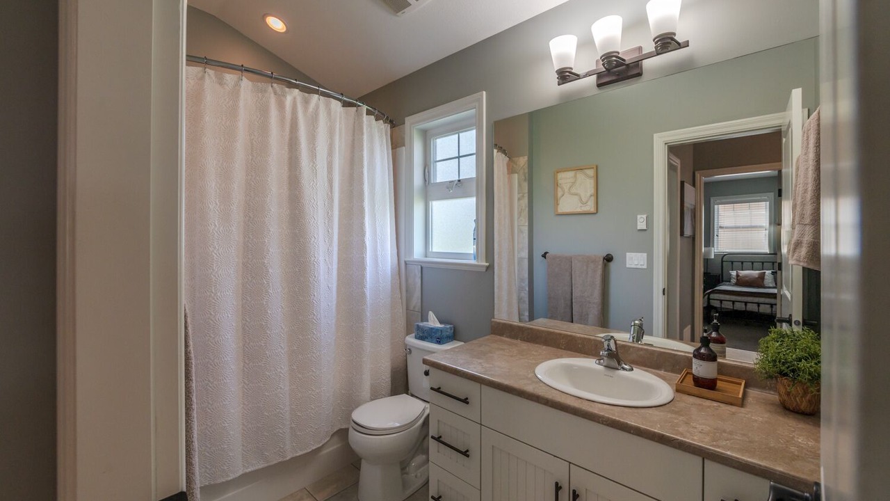 Photo of Bathroom in Osoyoos