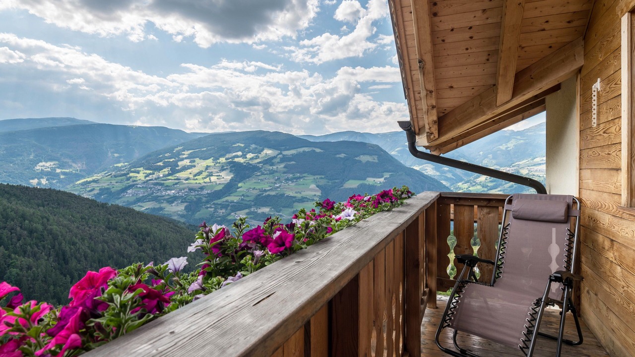 Photo of Outdoor in Laion