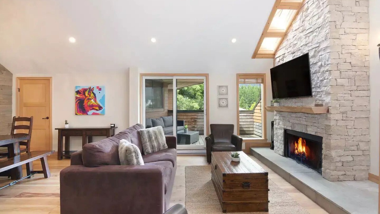 Photo of Livingroom in Whistler Village