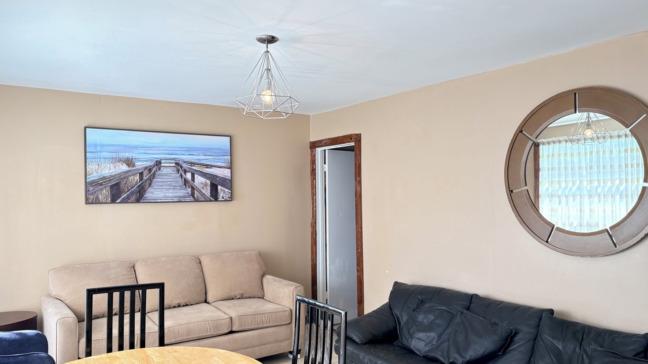 Photo of Livingroom in Wasaga Beach
