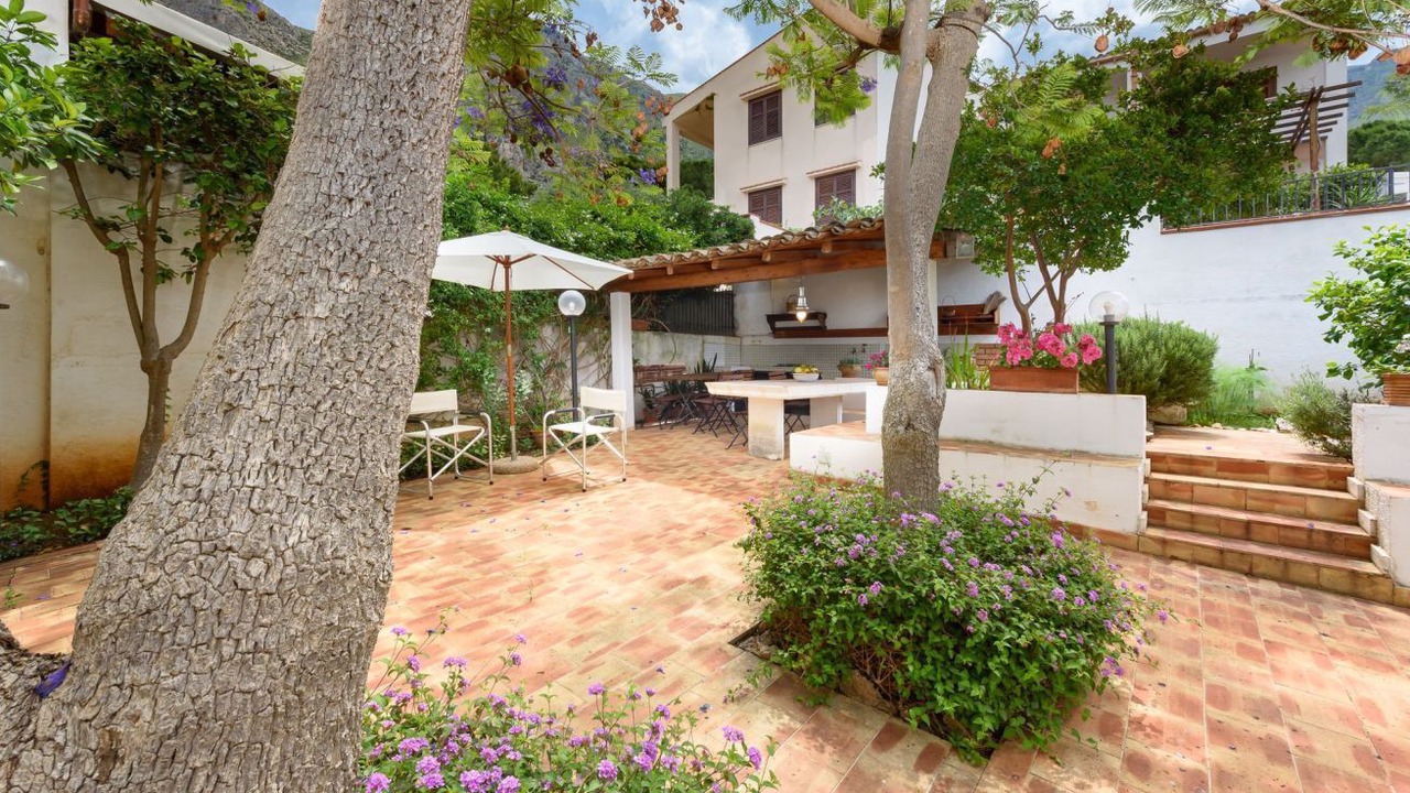Photo of Patio Balcony in Macari