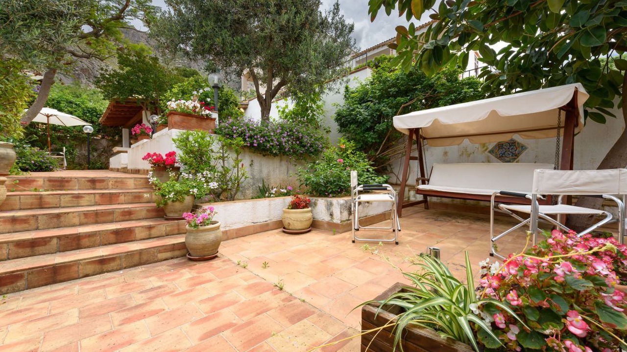 Photo of Patio Balcony in Macari