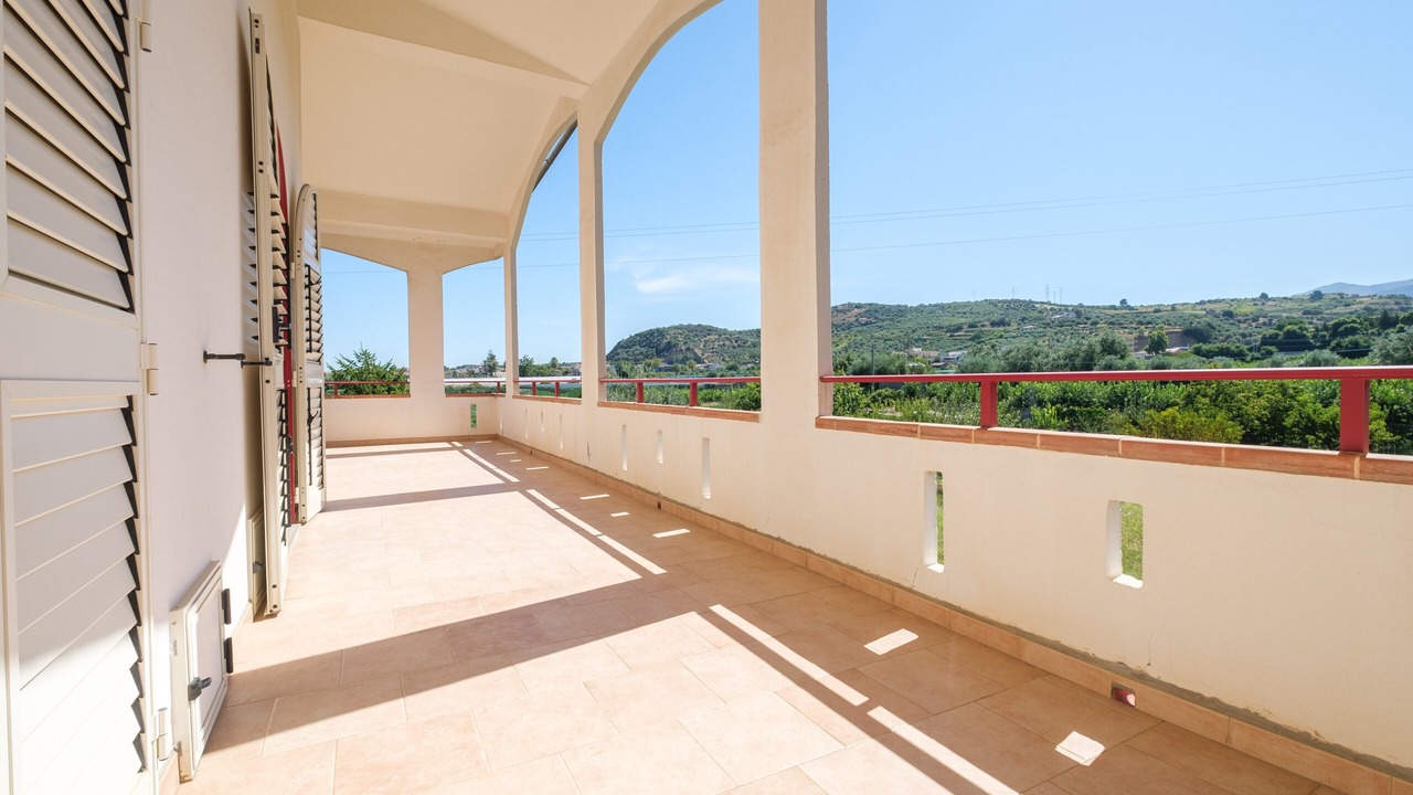 Photo of Patio Balcony in Furnari
