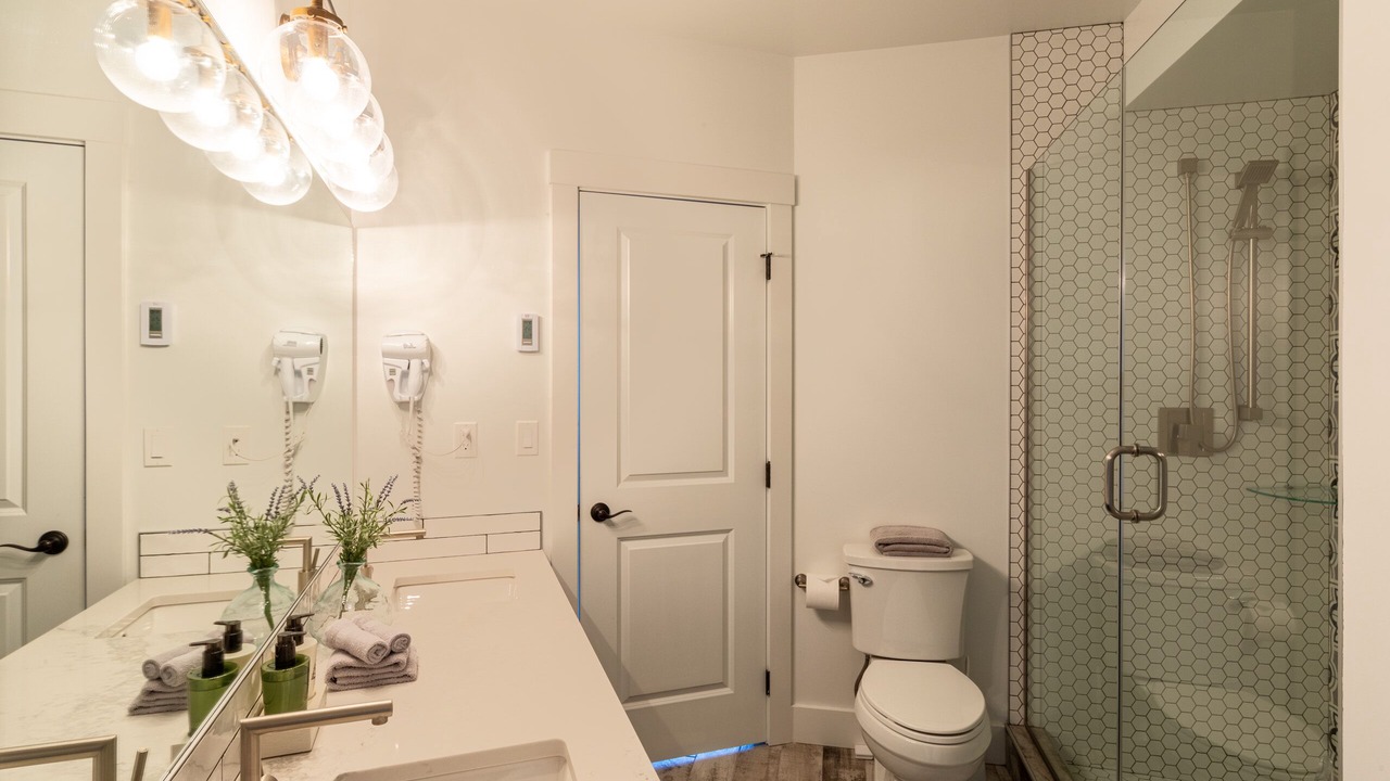 Photo of Bathroom in Golden