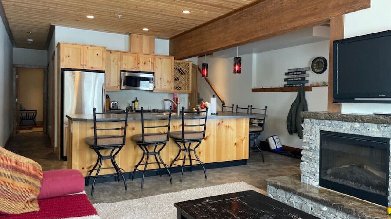 Photo of Livingroom in Apex Mountain