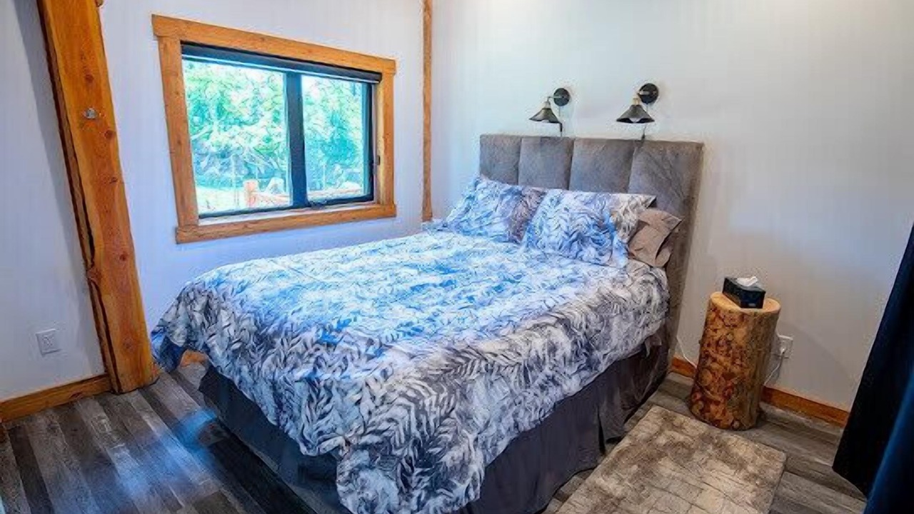 Photo of Bedroom in Okanagan-Similkameen