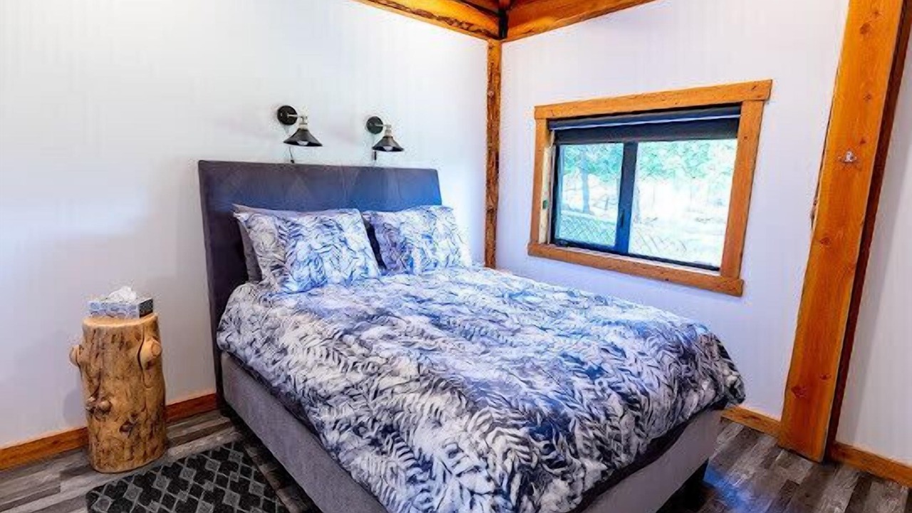 Photo of Bedroom in Okanagan-Similkameen