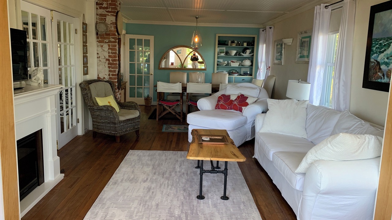 Photo of Livingroom in West LaHave