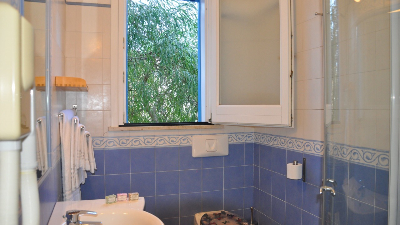 Photo of Bathroom in Marettimo