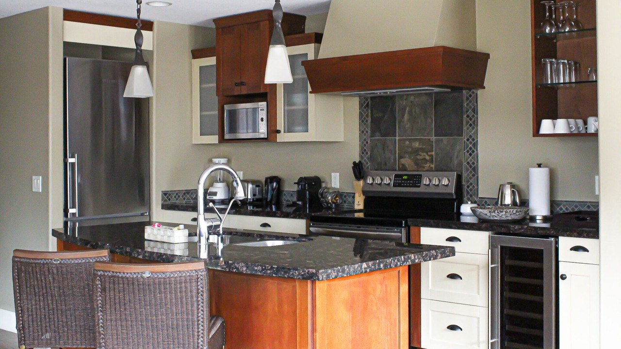 Photo of Kitchen in Cougar Creek
