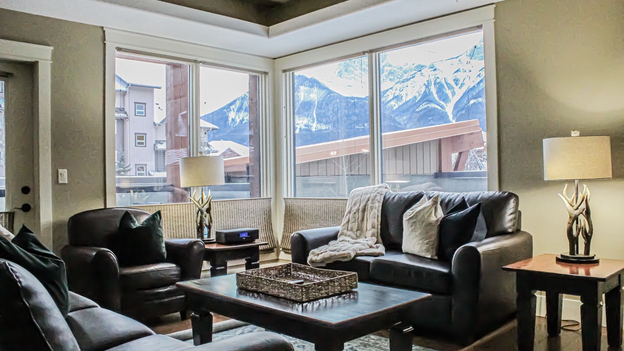 Photo of Livingroom in Cougar Creek