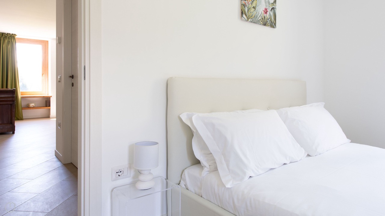 Photo of Bedroom in Tola