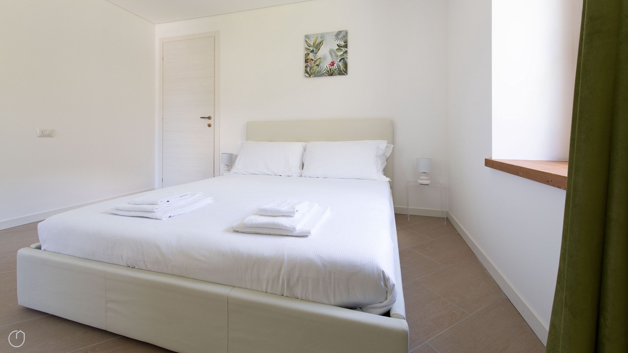 Photo of Bedroom in Tola