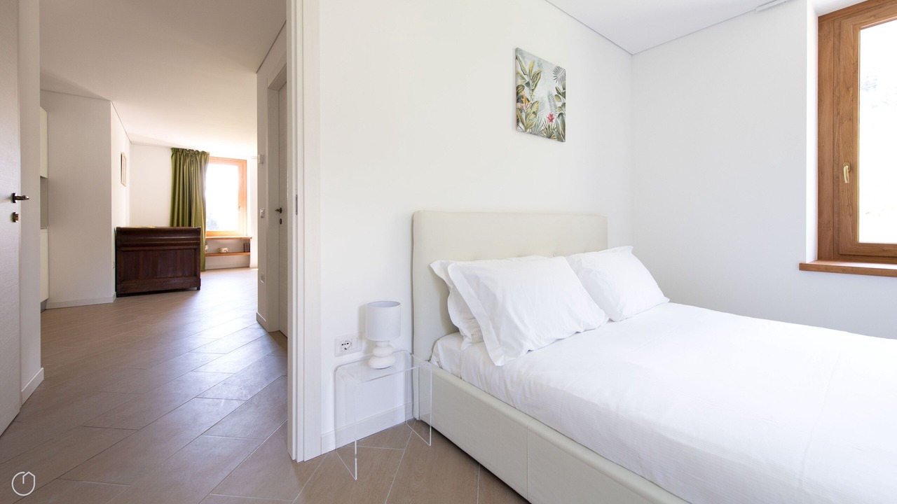 Photo of Bedroom in Tola