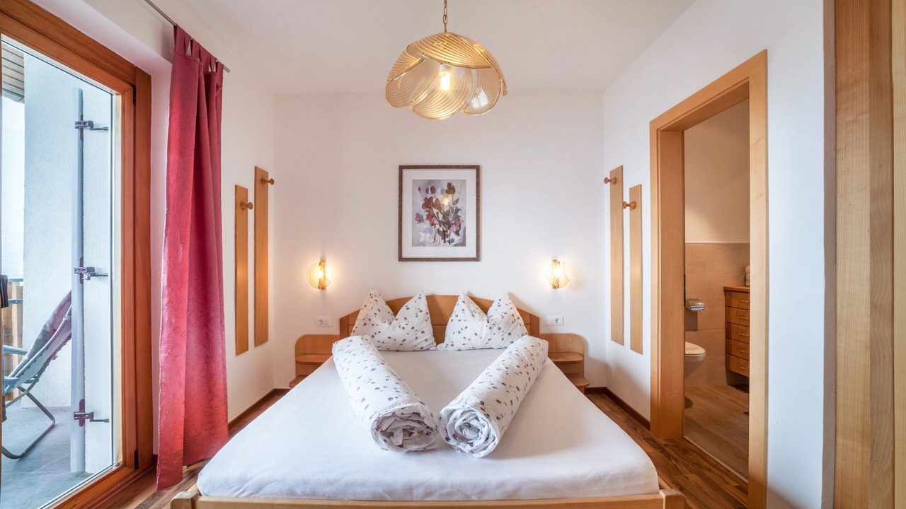 Photo of Bedroom in Schenna