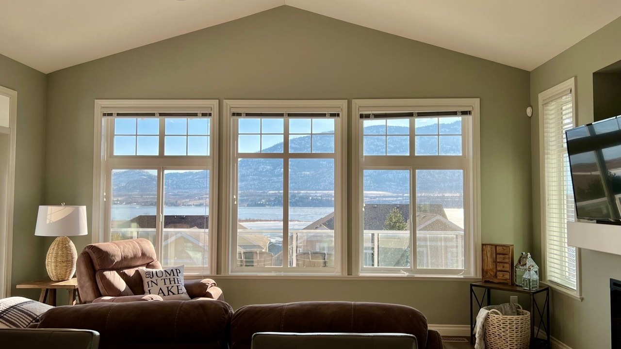 Photo of Livingroom in Osoyoos
