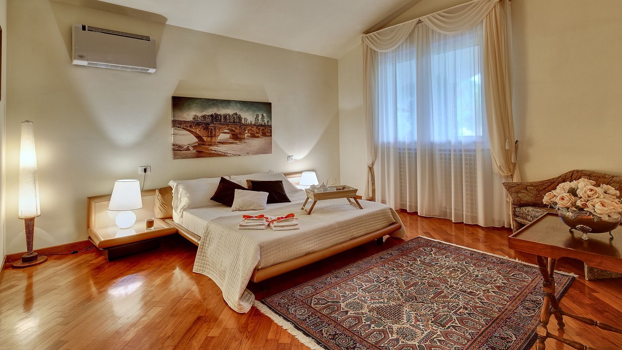 Photo of Bedroom in Arezzo