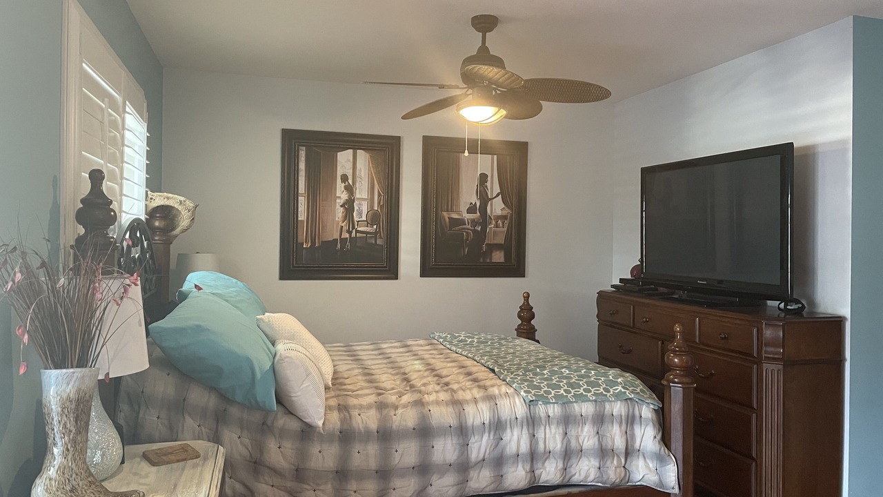 Photo of Bedroom in Okanagan-Similkameen