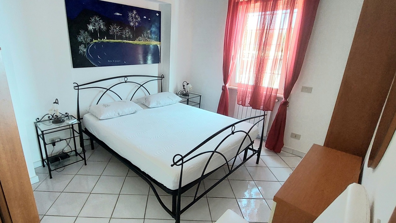Photo of Bedroom in Latina Lido