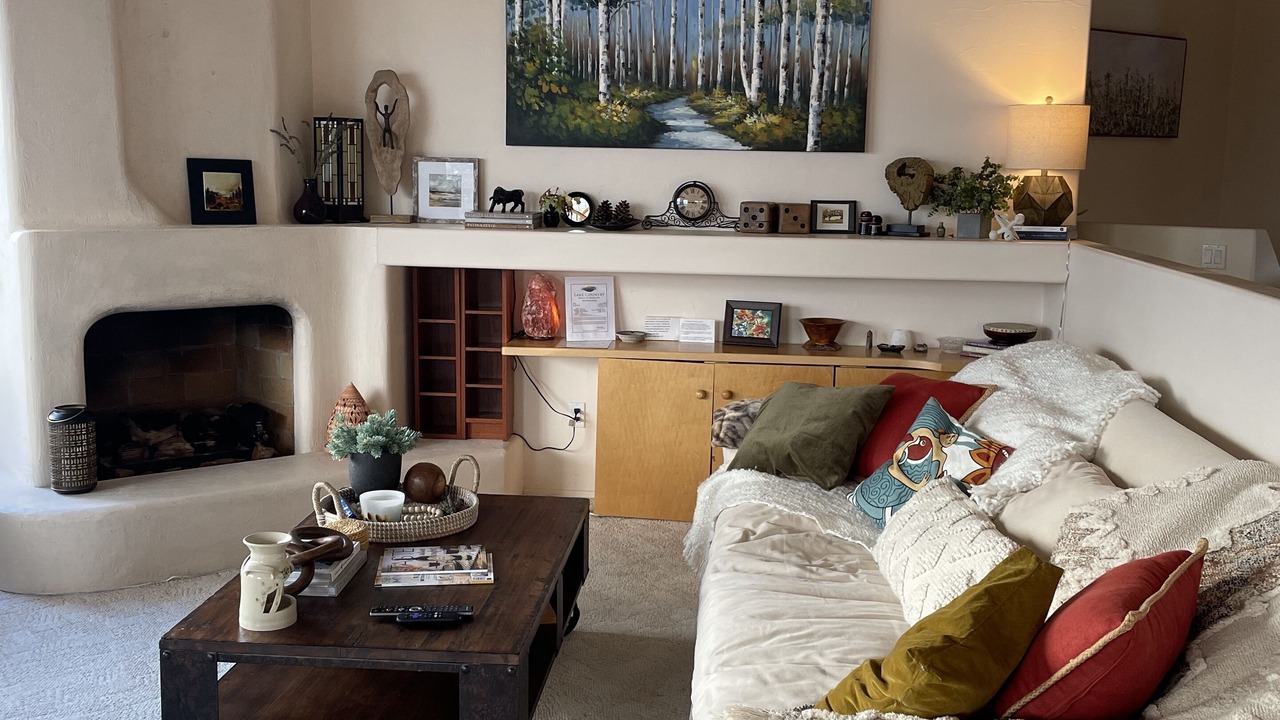 Photo of Livingroom in Okanagan Centre