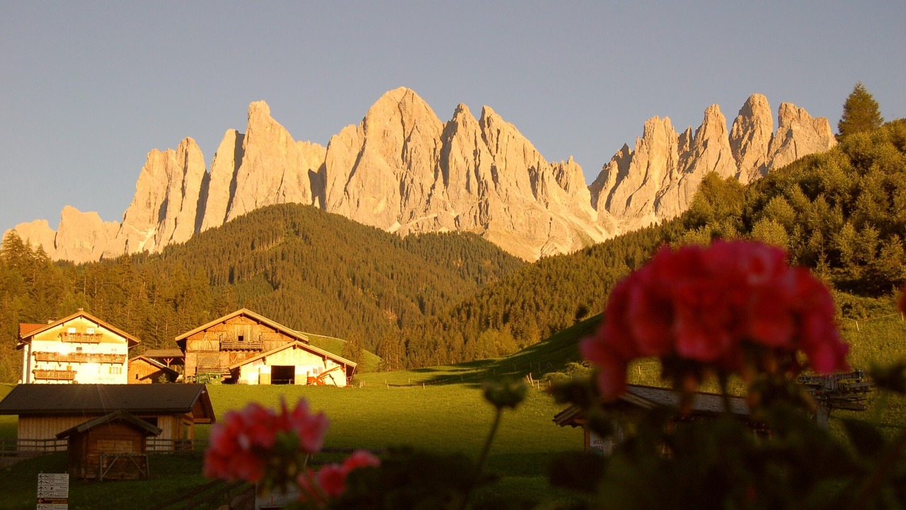 Photo of Others in Funes