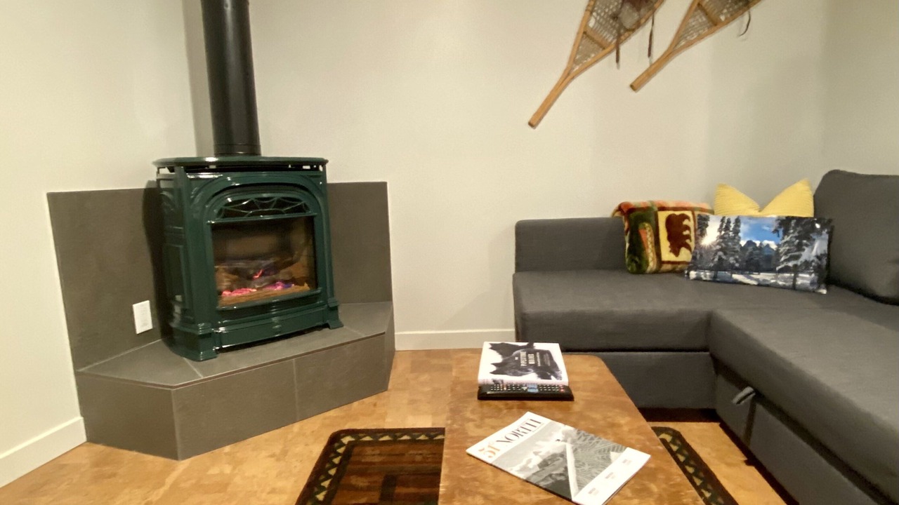 Photo of Livingroom in Cougar Creek