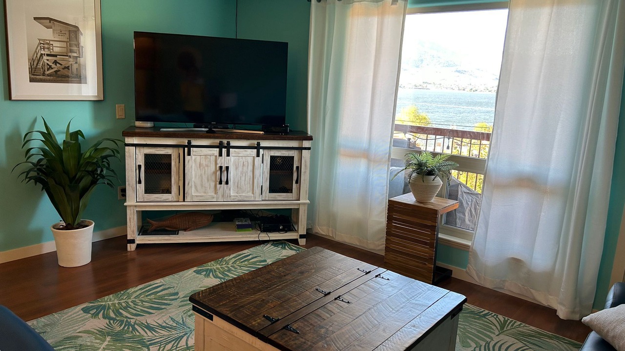 Photo of Livingroom in Osoyoos