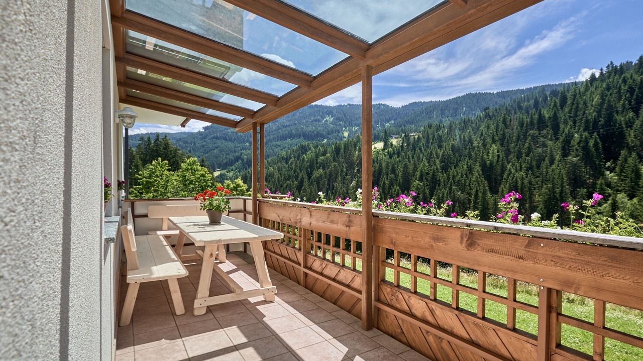 Photo of Outdoor in Racines