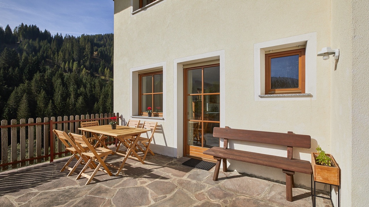 Photo of Outdoor in Racines
