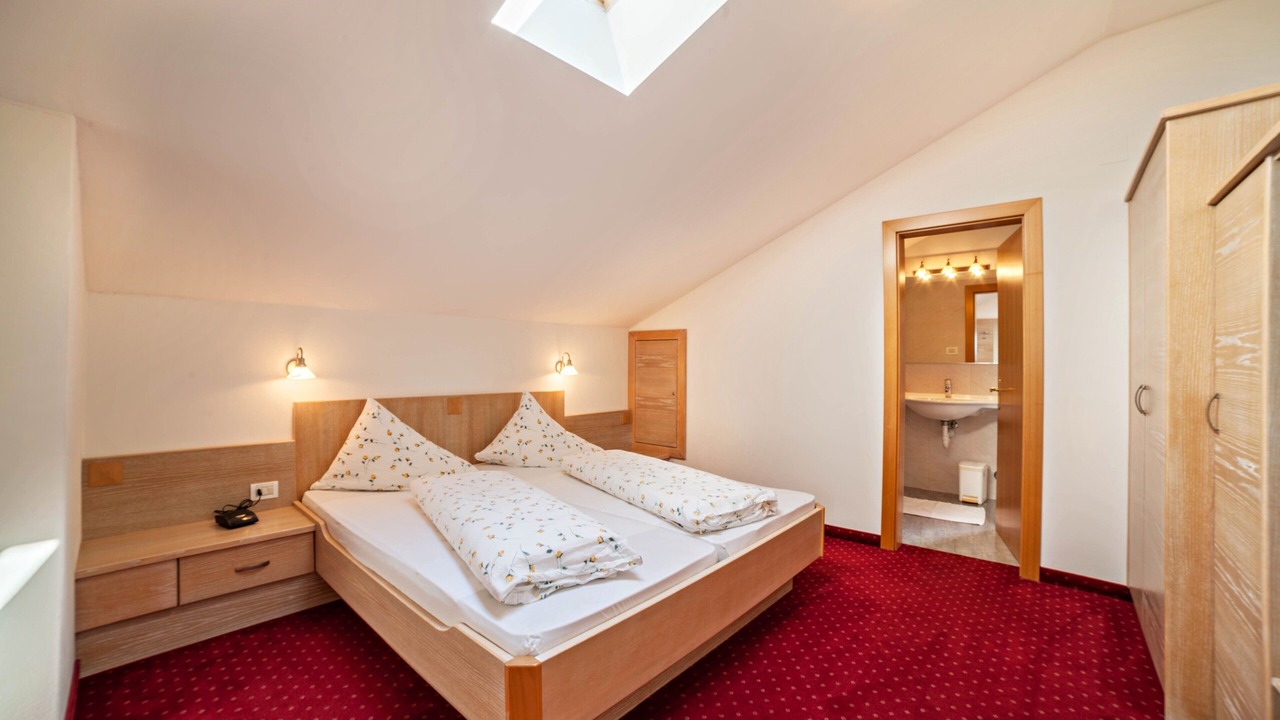 Photo of Bedroom in Schenna