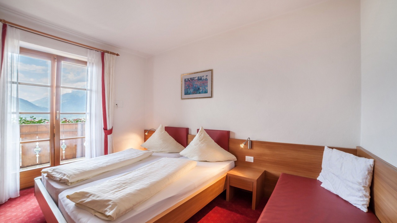 Photo of Bedroom in Schenna