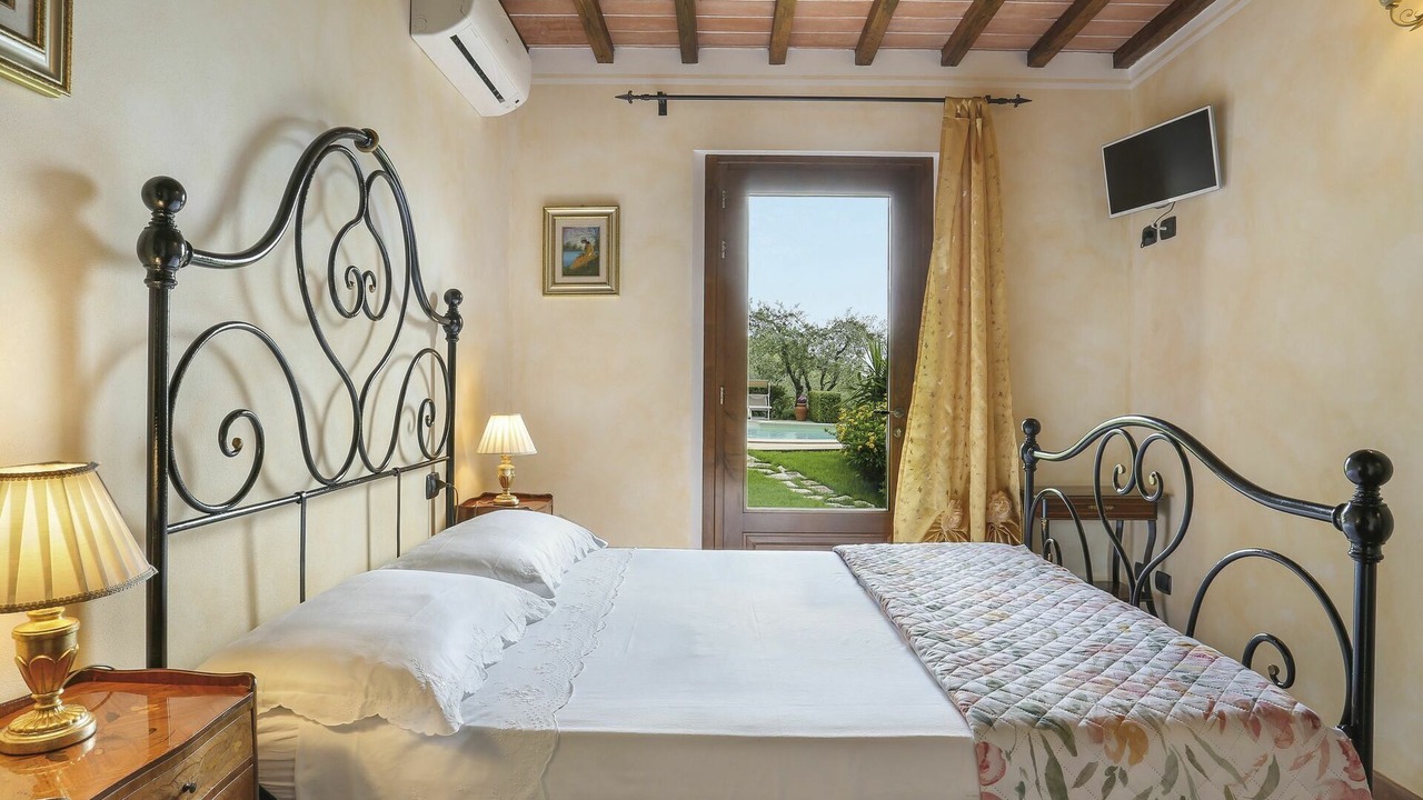 Photo of Others in Margine Coperta-Traversagna