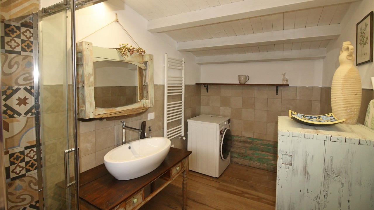 Photo of Bathroom in Lascari