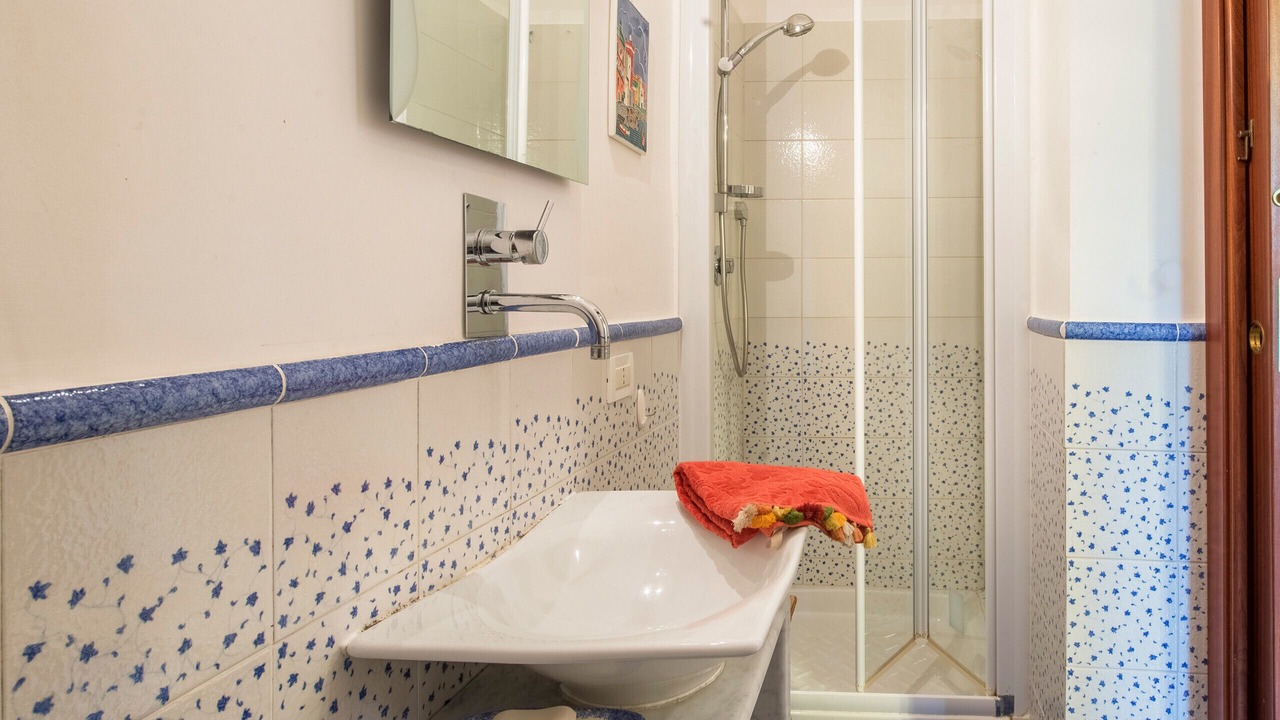 Photo of Bathroom in Mondello