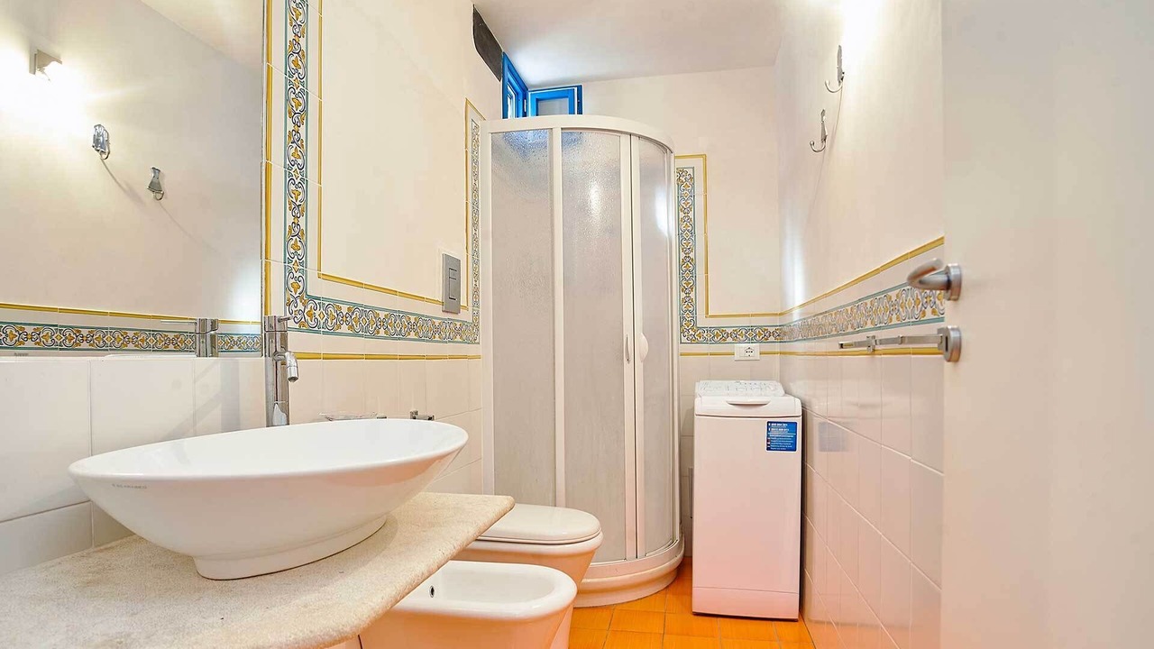 Photo of Bathroom in Marettimo