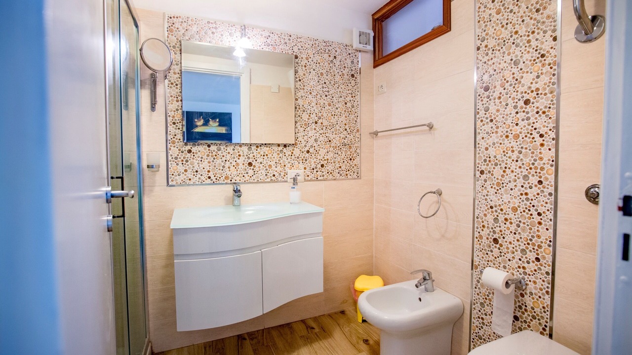 Photo of Bathroom in Pollina