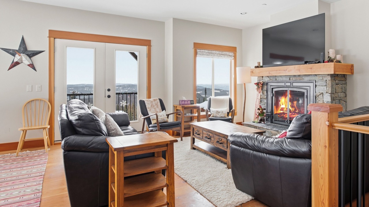 Photo of Livingroom in Silver Star Mountain