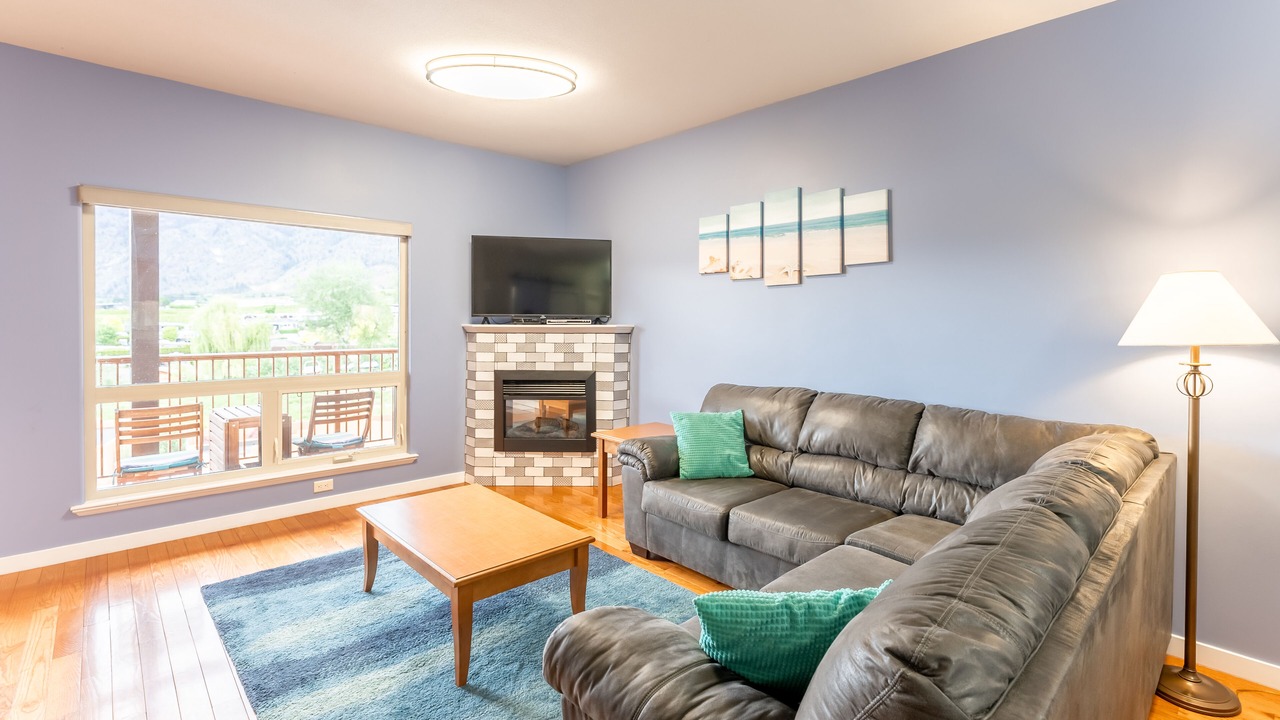 Photo of Livingroom in Osoyoos