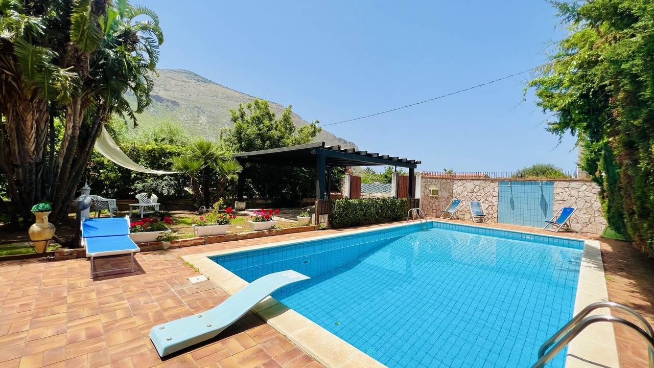 Photo of Outdoor in Carini
