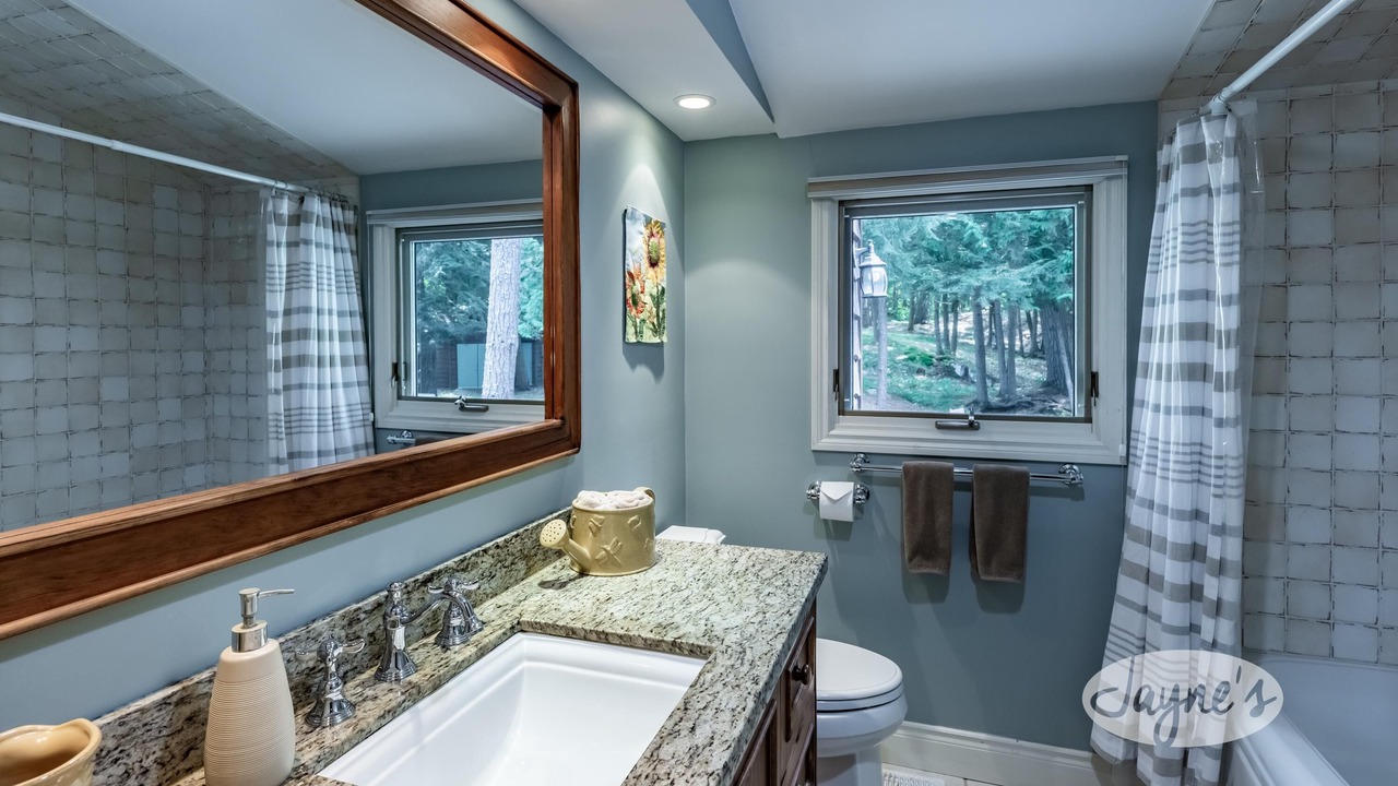 Photo of Bathroom in Muskoka Lakes
