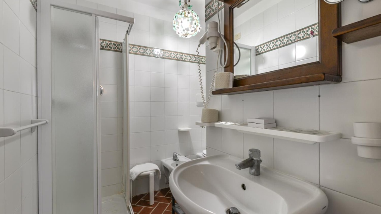Photo of Bathroom in Naregno